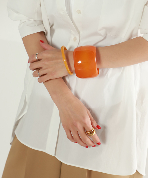 VERMEIL par iena（ヴェルメイユパーイエナ）の「【MARION GODART/マリオンゴダール】バングル 細（orange）（バングル/リストバンド・レディース・オレンジ・FREE）」の4枚目の写真