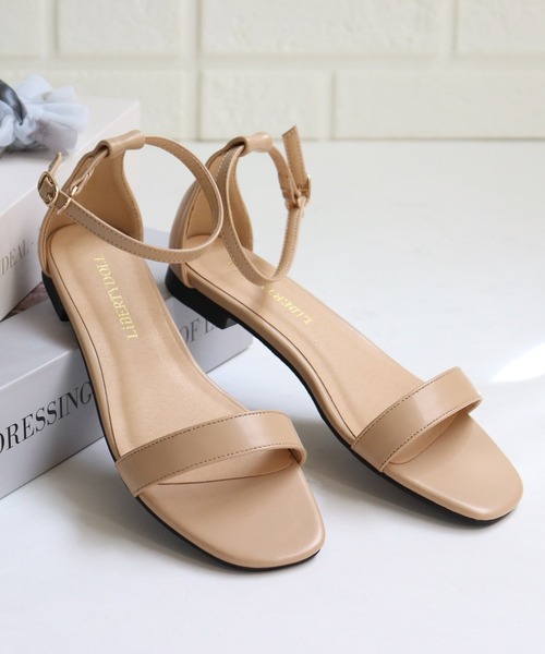 LibertyDoll(リバティードール)の「スクエアトゥセパレートストラップサンダル(サンダル・レディース・ホワイト/ブラック/ベージュ/ネイビー/ブラック系その他/グレー/シルバー/ゴールド/レッド/グリーン/ブルー/マスタード/オレンジ/オレンジ系その他/アイボリー/ベージュ系その他/グリーン系その他/ラベンダー・LL/M/L/3L/S/SS)」の7枚目の写真