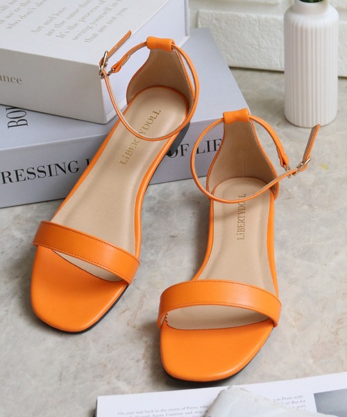 LibertyDoll(リバティードール)の「スクエアトゥセパレートストラップサンダル(サンダル・レディース・ホワイト/ブラック/ベージュ/ネイビー/ブラック系その他/グレー/シルバー/ゴールド/レッド/グリーン/ブルー/マスタード/オレンジ/オレンジ系その他/アイボリー/ベージュ系その他/グリーン系その他/ラベンダー・LL/M/L/3L/S/SS)」の16枚目の写真