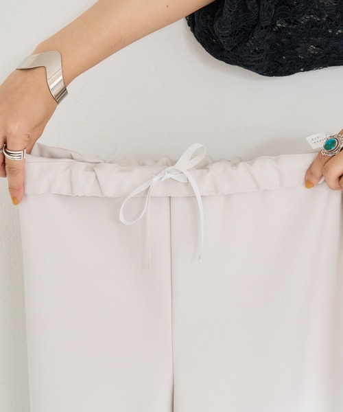 SHENERY(シーナリー)の「ダブルクロスワイドパンツ(その他パンツ・レディース・ライトグレー/ブラック/ベージュ・38/36)」の10枚目の写真