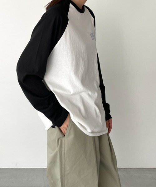 CANAL JEAN（キャナルジーン）の「RED CHOP WORKS(レッドチョップワークス) "kindness"配色ラグランロングTシャツ（Tシャツ/カットソー・レディース・ネイビー/ブラック・ONE SIZE）」の16枚目の写真