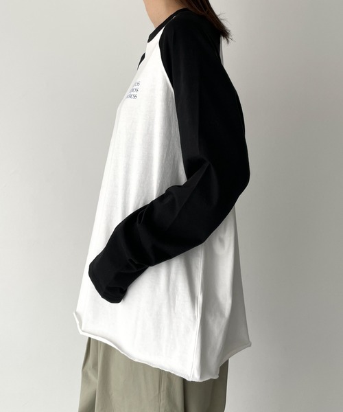 CANAL JEAN（キャナルジーン）の「RED CHOP WORKS(レッドチョップワークス) "kindness"配色ラグランロングTシャツ（Tシャツ/カットソー・レディース・ネイビー/ブラック・ONE SIZE）」の14枚目の写真