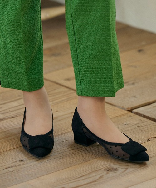 Mode et Jacomo（モードエジャコモ）の「スクエアモチーフチュールパンプス（パンプス・レディース・グレー/ブラック/シルバー/ホワイト×ライトグレー・22.5cm/23cm/23.5cm/24cm/24.5cm）」の3枚目の写真