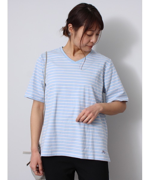 MB mint breeze(エムビーミントブリーズ)の「【L~5L 大きいサイズ】コットン ベア天 Vネック Tシャツ(Tシャツ/カットソー・レディース・ブルー/ブラック/ネイビー/クリーム/ダークインディゴブルー/サックスブルー・LL/5L/4L/3L/L)」の1枚目の写真