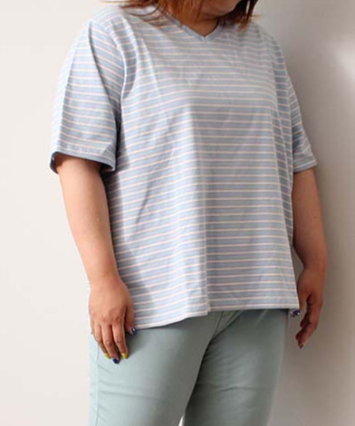 MB mint breeze(エムビーミントブリーズ)の「【L~5L 大きいサイズ】コットン ベア天 Vネック Tシャツ(Tシャツ/カットソー・レディース・ブルー/ブラック/ネイビー/クリーム/ダークインディゴブルー/サックスブルー・LL/5L/4L/3L/L)」の7枚目の写真