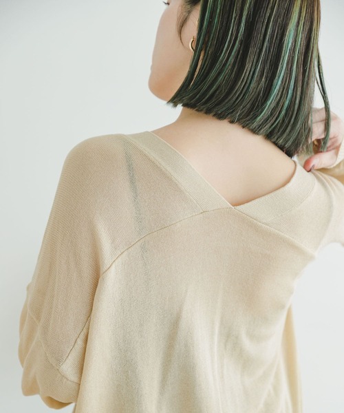 ITEMS URBANRESEARCH（アイテムズ アーバンリサーチ）の「Vネックライトカーディガン（カーディガン/ボレロ・レディース・ベージュ/グリーン/ブラック・FREE）」の16枚目の写真