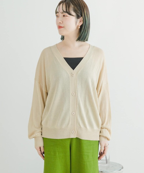 ITEMS URBANRESEARCH（アイテムズ アーバンリサーチ）の「Vネックライトカーディガン（カーディガン/ボレロ・レディース・ベージュ/グリーン/ブラック・FREE）」の7枚目の写真