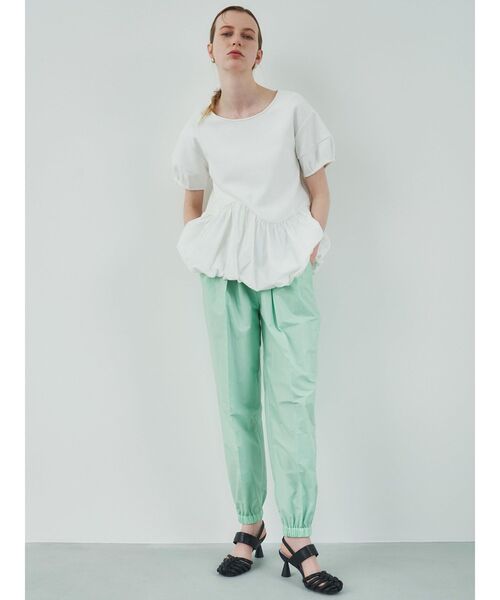 ELENDEEK(エレンディーク)の「アシメバルーンヘムカットソー(Tシャツ/カットソー・レディース・ブラック/グレー/オフホワイト・FREE)」の4枚目の写真