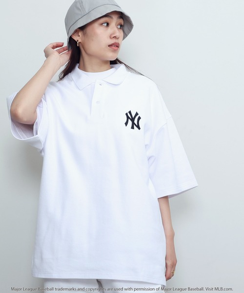 MLB(メジャーリーグベースボール)の「MLB / メジャーリーグベースボール Lulu & Arnie 別注 オーバーサイズ 半袖 ポロシャツ(ポロシャツ・メンズ・その他1/その他2/その他3/ホワイト系その他/ホワイト系その他3/ブラック系その他2/ホワイト系その他2/ブラック系その他3/その他4/ブラック系その他・FREE)」の2枚目の写真