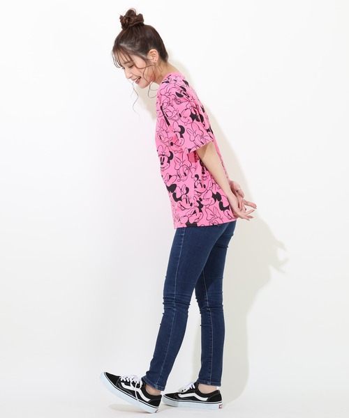 Disney(ディズニー)の「親子お揃い 通販限定 総柄 ディズニーTシャツ 8152A(Tシャツ/カットソー・レディース・バイオレット/ターコイズブルー/イエロー×グリーン/パープル/グリーン系その他7/ピンク・L/M/XL/S)」の14枚目の写真