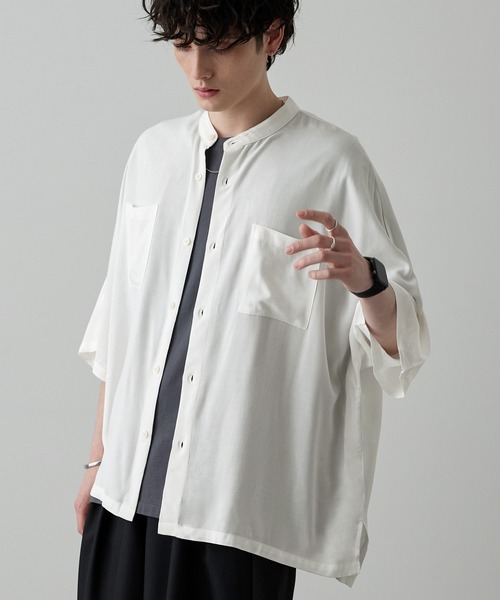 Anchor Smith（アンカー スミス）の「ルーズドルマンレーヨンバンドカラーシャツ（シャツ/ブラウス・メンズ・ブラウン/グリーン/ベージュ/チャコール/ライトグレー/ホワイト/グレイッシュブルー/ブラック/スモークグレー/ダークネイビー・M/L）」の2枚目の写真