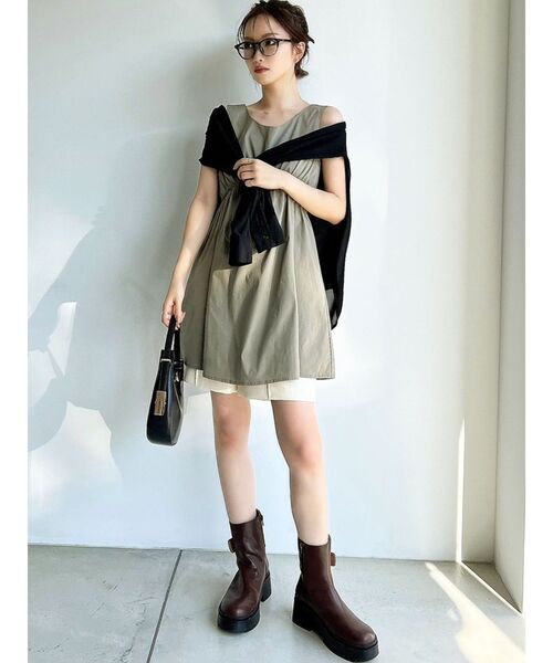 RESEXXY（リゼクシー）の「ギャザーデザインチュニック（Tシャツ/カットソー・レディース・ブラック/ブラウン/ホワイト・FREE）」の14枚目の写真