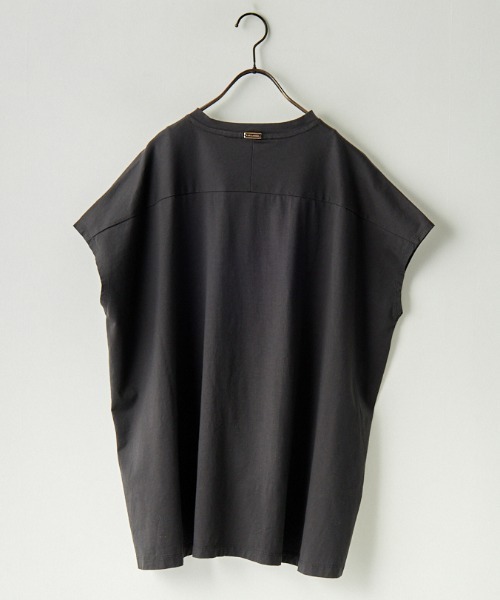 MICA&DEAL（マイカ＆ディール）の「【CLASSY9月号掲載】[MICA&DEAL/マイカアンドディール] 別注 LAMBERT フレンチスリーブロゴプリントTシャツ（Tシャツ/カットソー・レディース・サンドベージュ/チャコール/ホワイト・F）」の10枚目の写真
