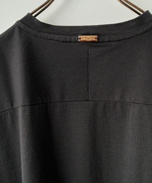 MICA&DEAL（マイカ＆ディール）の「【CLASSY9月号掲載】[MICA&DEAL/マイカアンドディール] 別注 LAMBERT フレンチスリーブロゴプリントTシャツ（Tシャツ/カットソー・レディース・サンドベージュ/チャコール/ホワイト・F）」の16枚目の写真