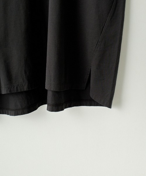 MICA&DEAL（マイカ＆ディール）の「【CLASSY9月号掲載】[MICA&DEAL/マイカアンドディール] 別注 LAMBERT フレンチスリーブロゴプリントTシャツ（Tシャツ/カットソー・レディース・サンドベージュ/チャコール/ホワイト・F）」の4枚目の写真