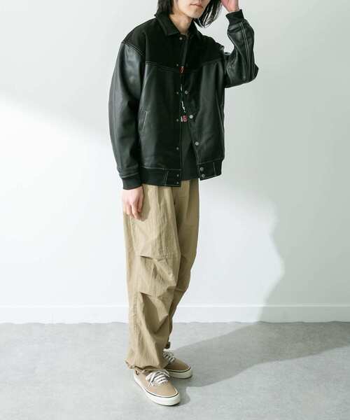 URBAN RESEARCH Sonny Label(アーバンリサーチサニーレーベル)の「異素材切替フェイクレザーブルゾン(ブルゾン・メンズ・グリーン系その他/ブラック・LARGE/MEDIUM)」の17枚目の写真