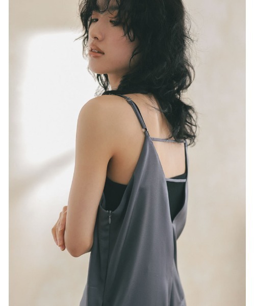 Re:EDIT（リエディ）の「[低身長/高身長サイズ有]マットサテンキャミサロペット（サロペット/オーバーオール・レディース・チャコールグレー/ブルー/ブラック/モカ・LARGE/SHORT/TALL/MEDIUM）」の7枚目の写真