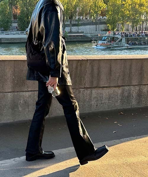 ASCLO（エジュクロ）の「【THE KLOBAL STAGE 着用】ASCLO [ASCLO MADE] ASCLO Dry Black Coating Jeans（デニムパンツ・メンズ・ブラック・SMALL/MEDIUM/LARGE）」の4枚目の写真