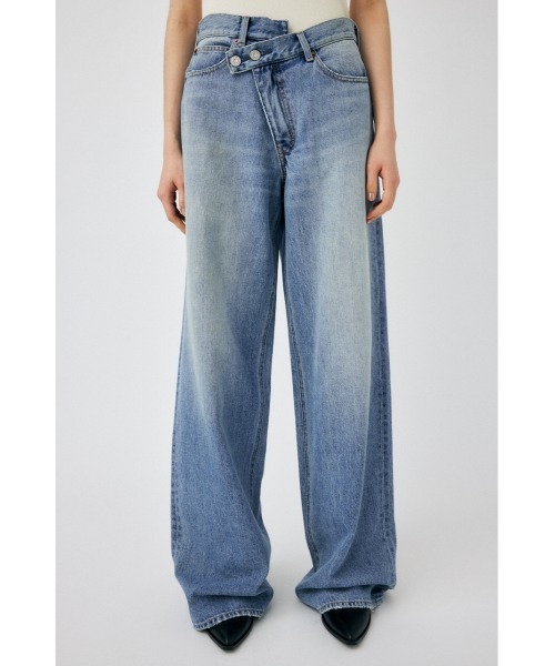 MOUSSY(マウジー)の「CROSS WAIST WIDE STRAIGHT(デニムパンツ・レディース・ライトブルー/ブルー・0/2/1)」の13枚目の写真