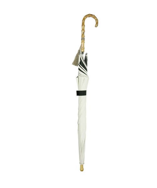 macocca(マコッカ)の「完全遮光 UVカット100% 晴雨兼用 竹手元 タッセル付き 長傘 無地(長傘・レディース・ブラック/オフホワイト/モカ/ピンクベージュ/グレイッシュベージュ・FREE)」の12枚目の写真