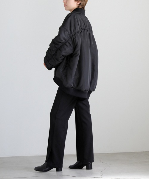 select MOCA（セレクトモカ）の「バックデザインギャザーMA-1（MA-1・レディース・アイボリー/ブラック・FREE）」の21枚目の写真