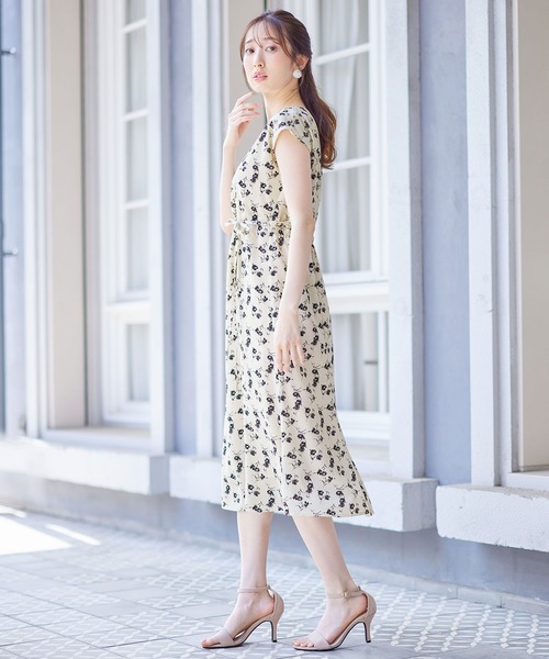alotta(アロッタ)の「フレンチスリーブ花柄マーメイドワンピース(ワンピース・レディース・ブラック系その他/ホワイト系その他・M/L/LL/3L)」の12枚目の写真
