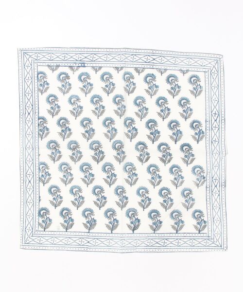 チャイハネ(チャイハネ)の「【チャイハネ】ブロックプリントバンダナ(バンダナ/スカーフ・レディース・ライトブルー/ベージュ/ターコイズブルー/イエロー/パープル/グレー/レッド/ワイン/カーキ/サックスブルー/グリーン/ホワイト・FREE)」の2枚目の写真