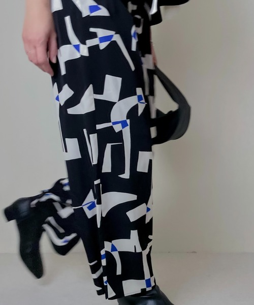 TEVALT（ヴァレット）の「キカプリントパンツ（その他パンツ・レディース・カーキ/ブラック・38）」の16枚目の写真