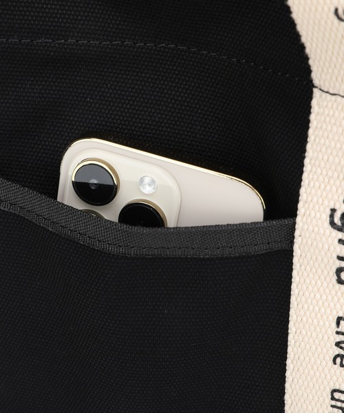 Ungrid（アングリッド）の「【Ungrid/アングリッド】キャンバス ロゴテープ　大容量　ラージトートバッグ（トートバッグ・レディース・ブラック/アイボリー/ブラック系その他・FREE）」の4枚目の写真