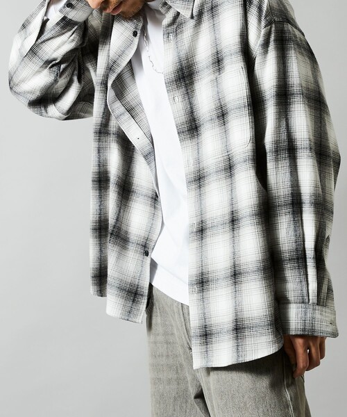 FREAK'S STORE(フリークスストア)の「限定展開 Relax Fit リラックスフィット オンブレチェック ネルシャツ/ビッグシルエット(シャツ/ブラウス・メンズ・ネイビー/ホワイト/ブラック/オリーブ・SMALL/MEDIUM/LARGE)」の11枚目の写真