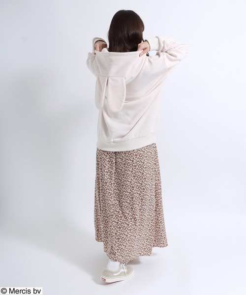 Miffy( ミッフィー)の「Miffy(ミッフィー)キャラクターワンポイント うさ耳スウェットトレーナーパーカー/プルオーバーフーディー(パーカー・レディース・ベージュ/スミクロ/アイボリー/ピンク・M/L/LL)」の12枚目の写真