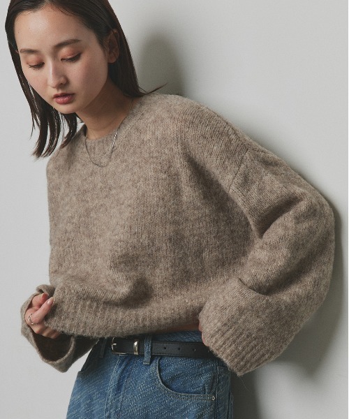 ad thie(アドティエ)の「ブークレー ショートニット(ニット/セーター・レディース・ベージュ/イエロー/チャコール/ブルー/モカ/杢グレー/ピンク・FREE)」の4枚目の写真