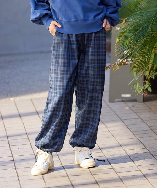 AO2(アオズ)の「Plaid easy pants / チェック柄 イージーパンツ 秋物 秋服 2026年秋冬(その他パンツ・レディース・ブルー・L/XL)」の11枚目の写真