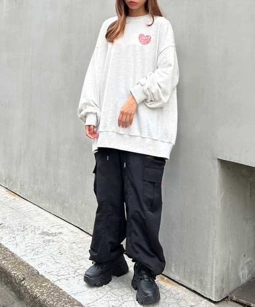 INGNI（イング）の「Backハートロゴサガラ刺しゅうチュニック（スウェット・レディース・チャコールグレー/グレー/オートミール・M）」の16枚目の写真