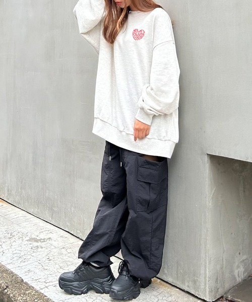 INGNI（イング）の「Backハートロゴサガラ刺しゅうチュニック（スウェット・レディース・チャコールグレー/グレー/オートミール・M）」の17枚目の写真