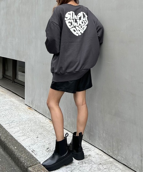 INGNI（イング）の「Backハートロゴサガラ刺しゅうチュニック（スウェット・レディース・チャコールグレー/グレー/オートミール・M）」の14枚目の写真