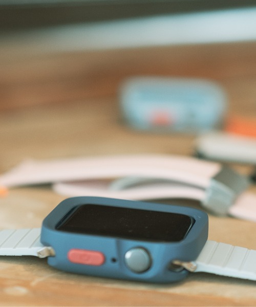 zandy（ズィーアンドワイ）の「zandy ズィーアンドワイ Apple Watch マットタイプ【スクエアソフトフレーム】アップルウォッチカバー ソフトフレーム // case7（デジタル腕時計・メンズ・ブラック/ネイビー/ブルー/グリーン/シルバー/クリア・40/44）」の4枚目の写真