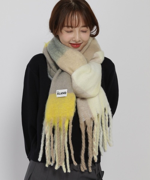 ALAND（エーランド）の「お気に入り7000件越え！【UNISEX】ALAND／チェックマフラー（マフラー・レディース・ベージュ/ピンク/ブルー/イエロー/オレンジ/ライトブルー/ピンク系その他/ブルー系その他/ブラウン/ライトグリーン/イエロー×グレー/ブルー系その他2/ピンク系その他2/桜・FREE）」の9枚目の写真