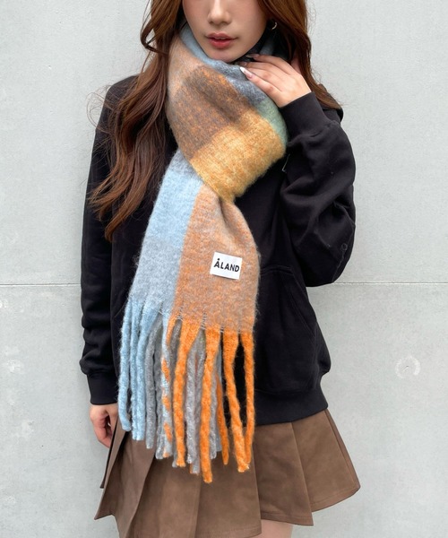 ALAND（エーランド）の「お気に入り7000件越え！【UNISEX】ALAND／チェックマフラー（マフラー・レディース・ベージュ/ピンク/ブルー/イエロー/オレンジ/ライトブルー/ピンク系その他/ブルー系その他/ブラウン/ライトグリーン/イエロー×グレー/ブルー系その他2/ピンク系その他2/桜・FREE）」の21枚目の写真