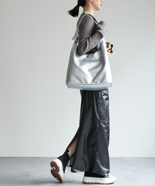 sakishimatokyo(サキシマトーキョー)の「<新色追加>【サムホール付き】リブ配色ニットプルオーバー/フィンガーホール(ニット/セーター・レディース・アイボリー/ブラック/レッド/グレー/ブルー・FREE)」の12枚目の写真