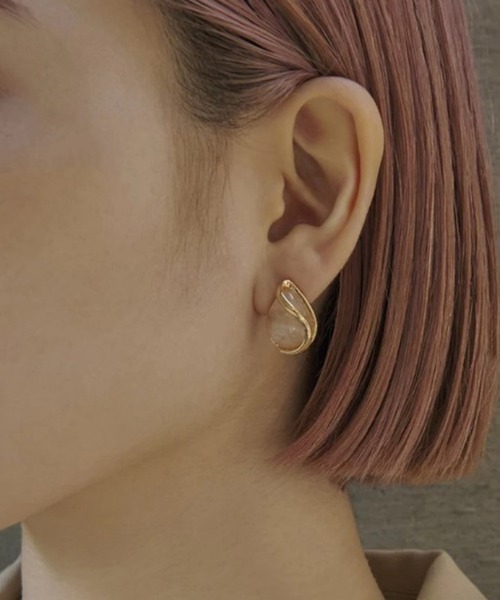 GOLDY(ゴールディ)の「【GOLDY】レイヤード ライン ドロップ イヤリング / 2230101(イヤリング・レディース・その他/ブルー/グリーン/ベージュ・FREE)」の7枚目の写真