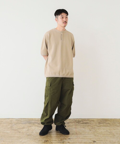 crepuscule(クレプスキュール)の「crepuscule × BEAMS T / Crewneck Button Short Sleeve(Tシャツ/カットソー・メンズ・ベージュ/ブラック・M/XL/L)」の5枚目の写真
