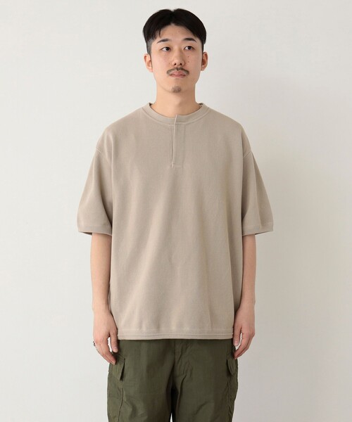 crepuscule(クレプスキュール)の「crepuscule × BEAMS T / Crewneck Button Short Sleeve(Tシャツ/カットソー・メンズ・ベージュ/ブラック・M/XL/L)」の7枚目の写真