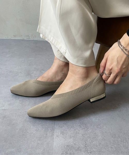 Thevon（ゼボン）の「ニットVカットパンプス（パンプス・レディース・ベージュ/ブラック・M/L）」の13枚目の写真