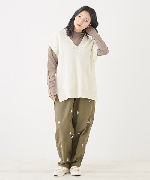 CUBE SUGAR(キューブシュガー)の「スポンディッシュニットVネックベスト(ベスト・レディース・ホワイト/ネイビー/ホワイト×ネイビー/レッド/イエロー・M)」の6枚目の写真