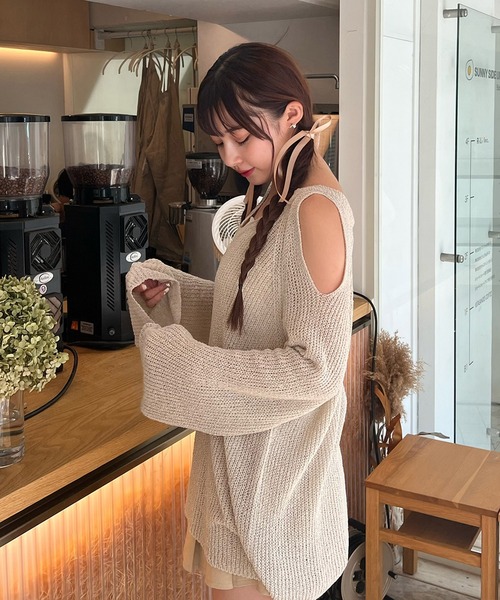 RiLi（リリ）の「肩開きVネックニット【RL】（ニット/セーター・レディース・ベージュ・FREE）」の4枚目の写真