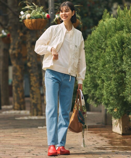 AIGLE（エーグル）の「オーガニックコットン ストレートデニムパンツ（デニムパンツ・レディース・ブルー/ライトブルー・34/36/38/40）」の15枚目の写真