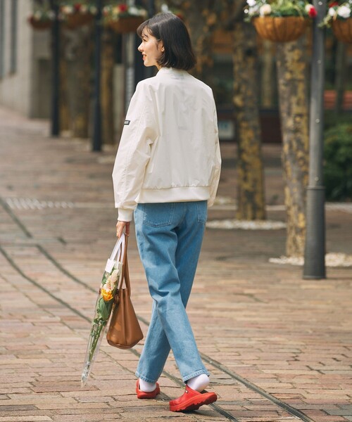 AIGLE（エーグル）の「オーガニックコットン ストレートデニムパンツ（デニムパンツ・レディース・ブルー/ライトブルー・34/36/38/40）」の16枚目の写真