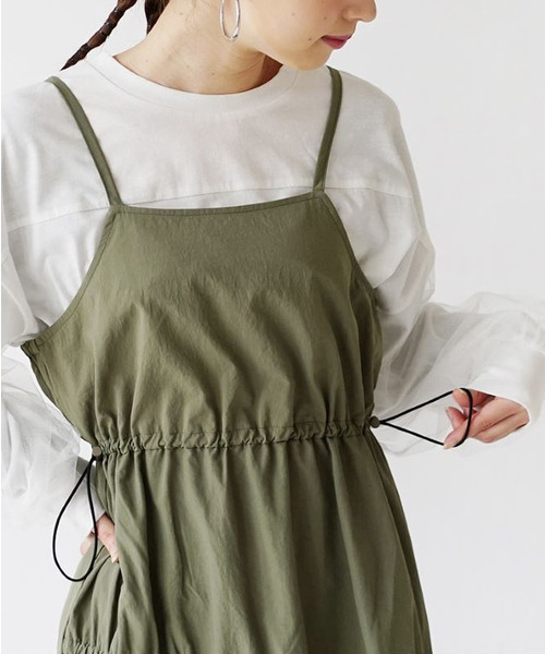 e-zakkamania stores（イーザッカマニアストアーズ）の「アシンメトリーティアード ナイロンキャミワンピース（ワンピース・レディース・ブラック/カーキ・M）」の12枚目の写真