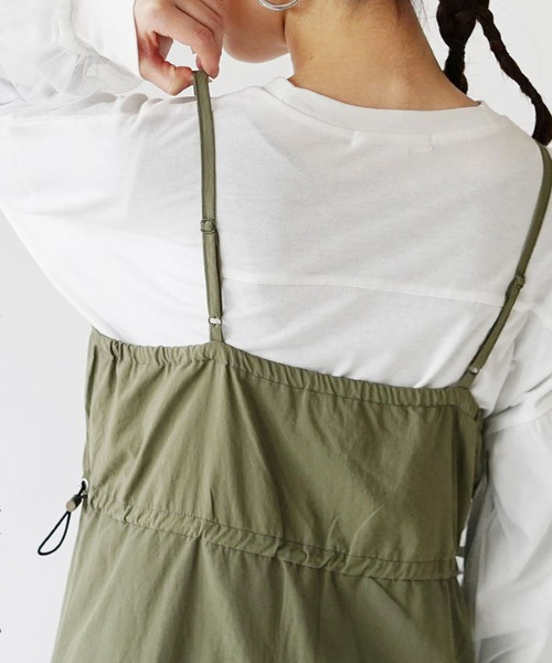 e-zakkamania stores（イーザッカマニアストアーズ）の「アシンメトリーティアード ナイロンキャミワンピース（ワンピース・レディース・ブラック/カーキ・M）」の14枚目の写真